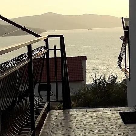 Apartmani Island Trogir Exterior photo