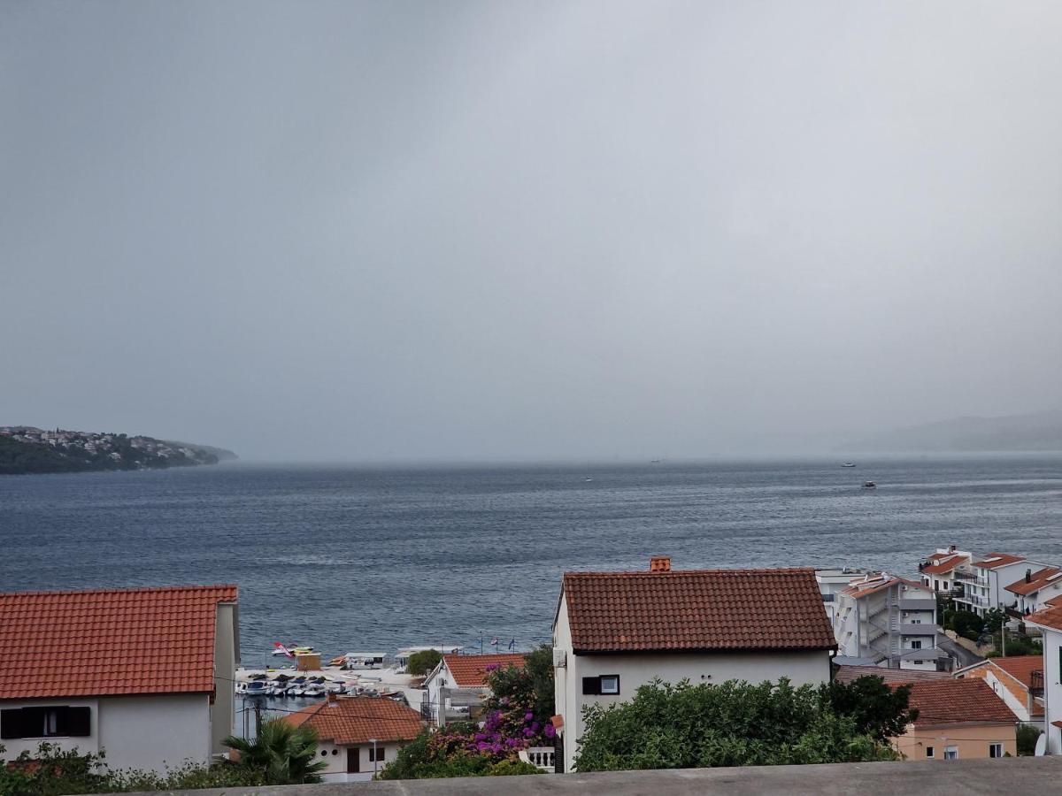 Island * Trogir
