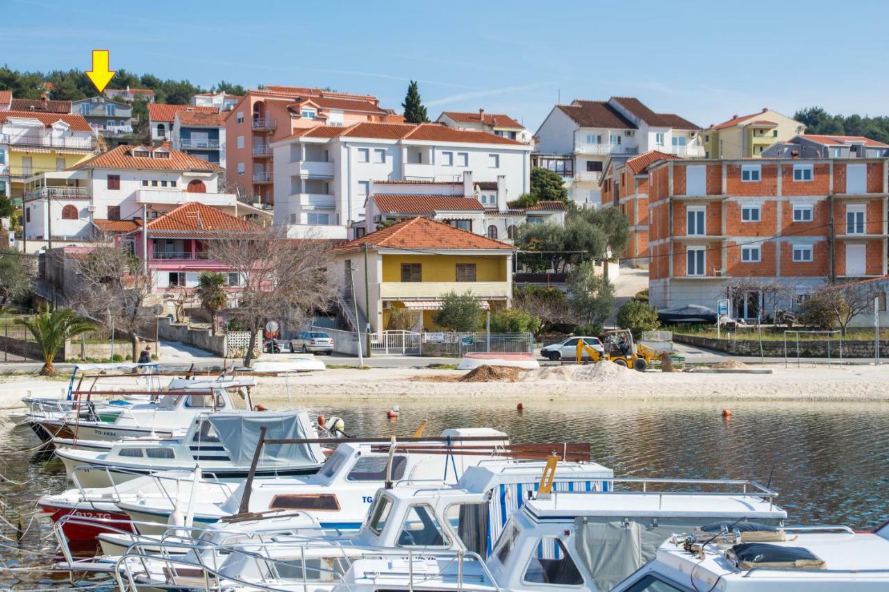 Apartman Island