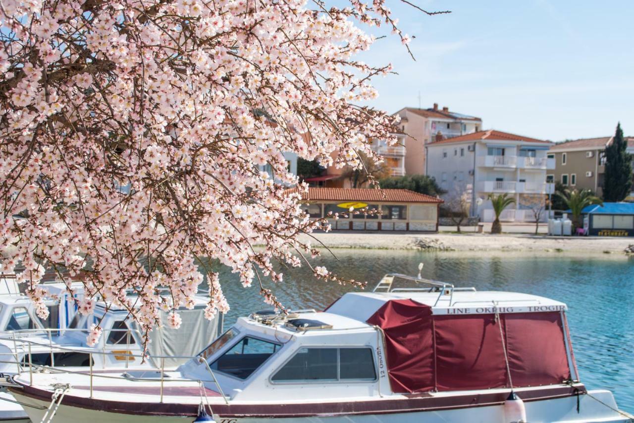 Island Apartament *