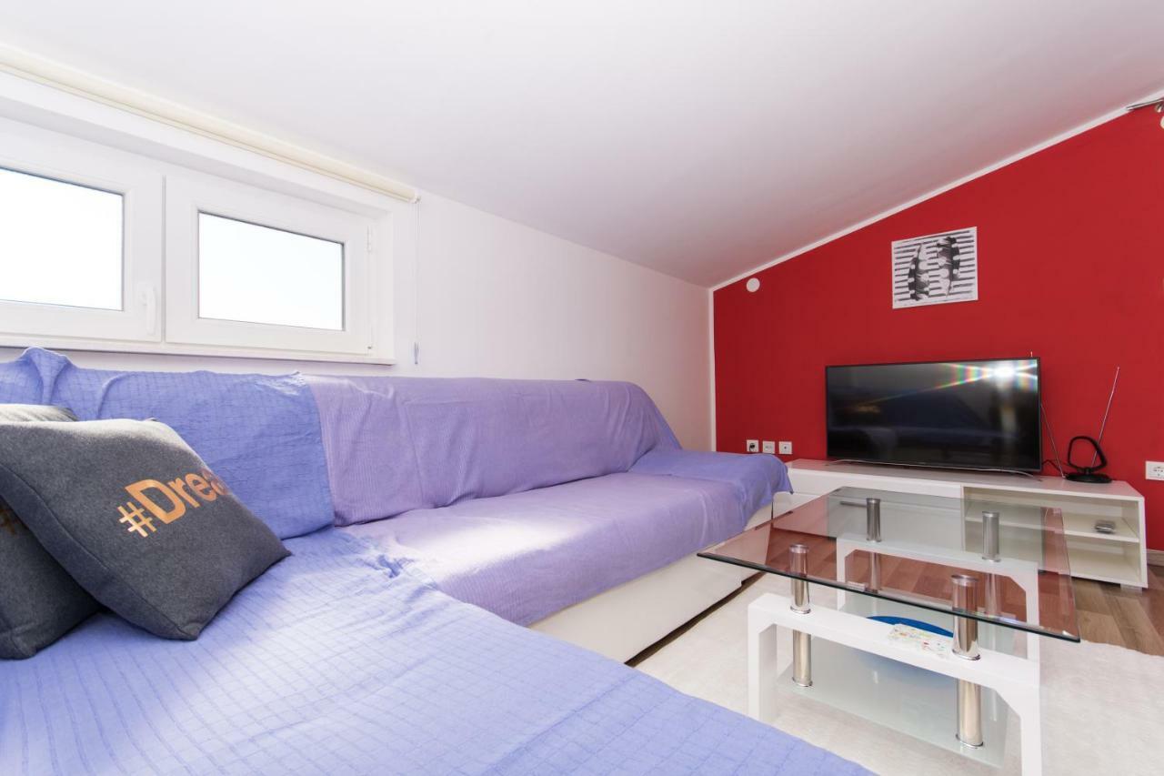 Island Apartment