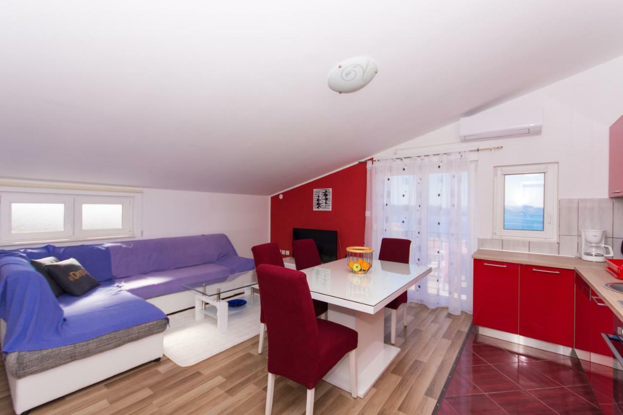 Island Apartment